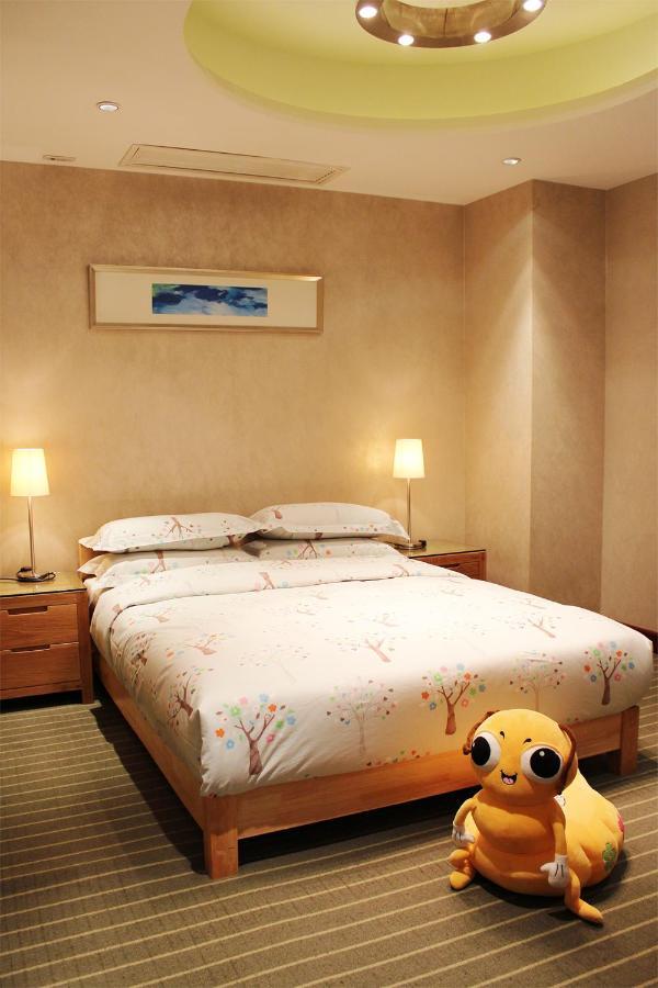 Kunming Haitian Hotel Bagian luar foto